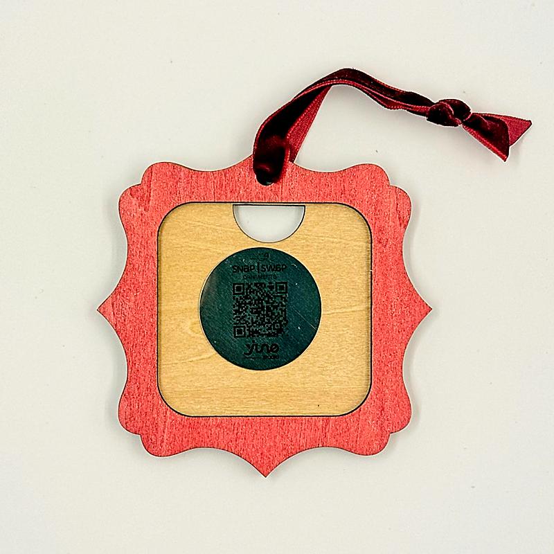 Personalized Ornate Medallion Ornament with Magnetic Photo Tile – Gift Set