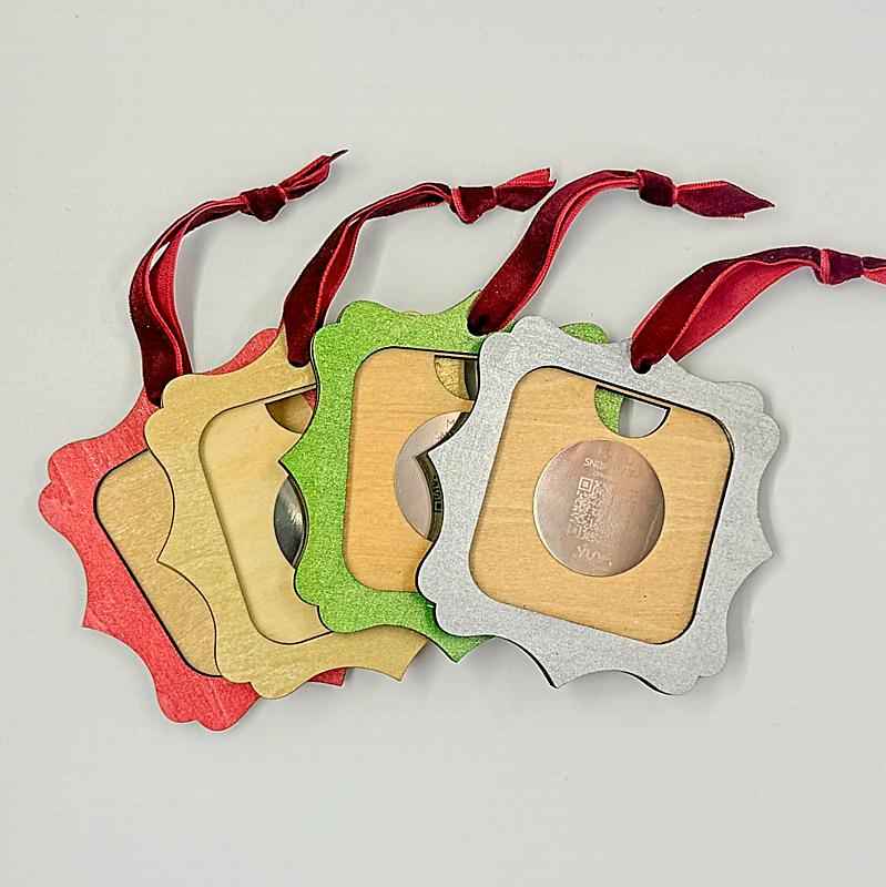 Personalized Ornate Medallion Ornament with Magnetic Photo Tile – Gift Set